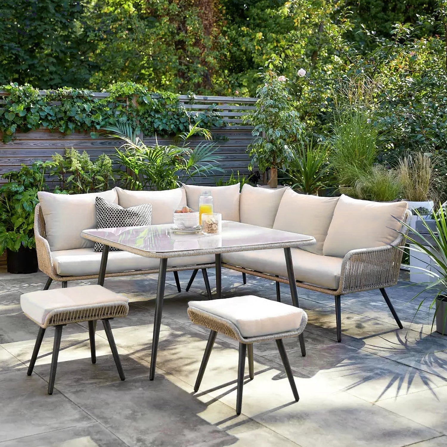 Outdoor Coffee Table vs. Side Table: How to Choose the Right One?