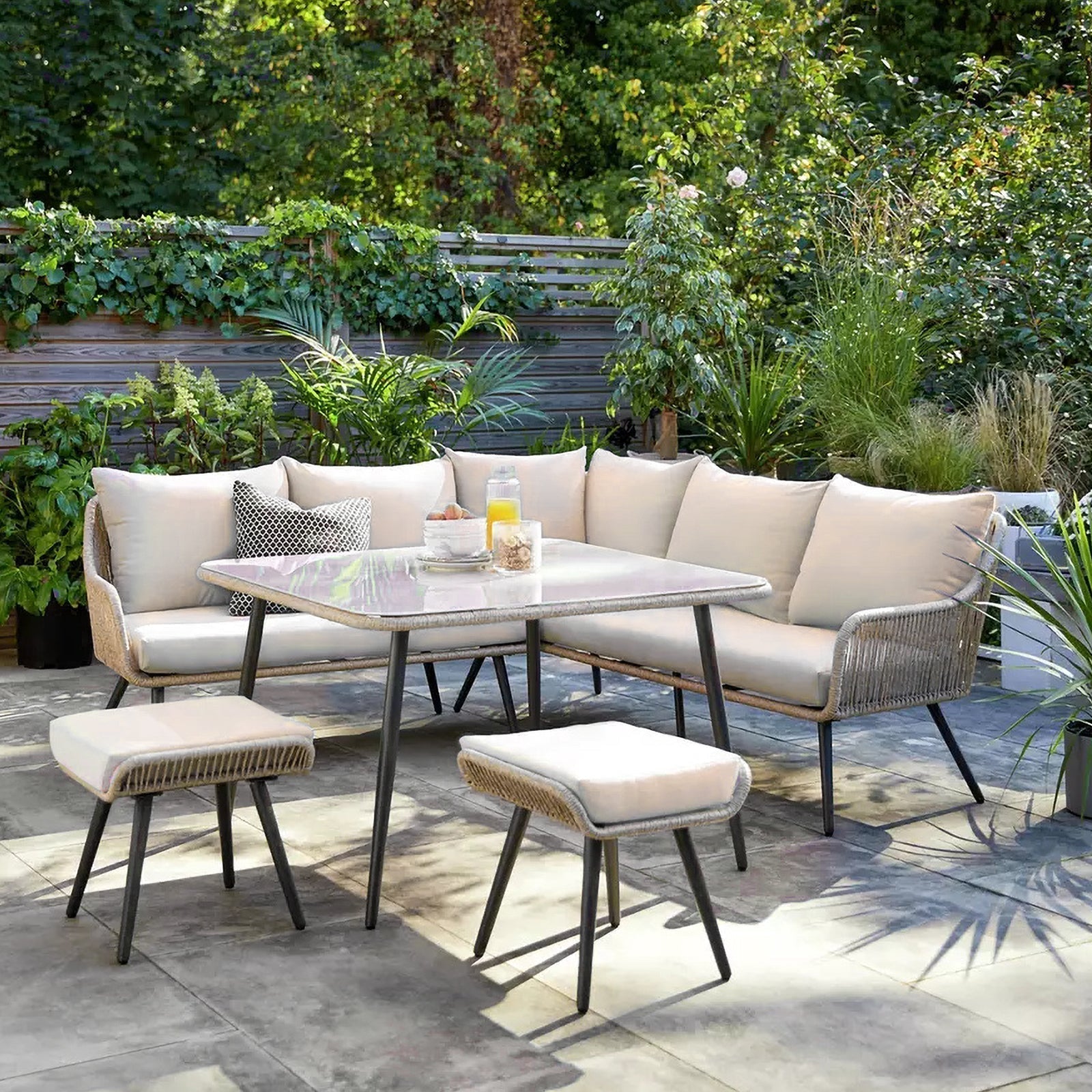Outdoor Coffee Table vs. Side Table: How to Choose the Right One?
