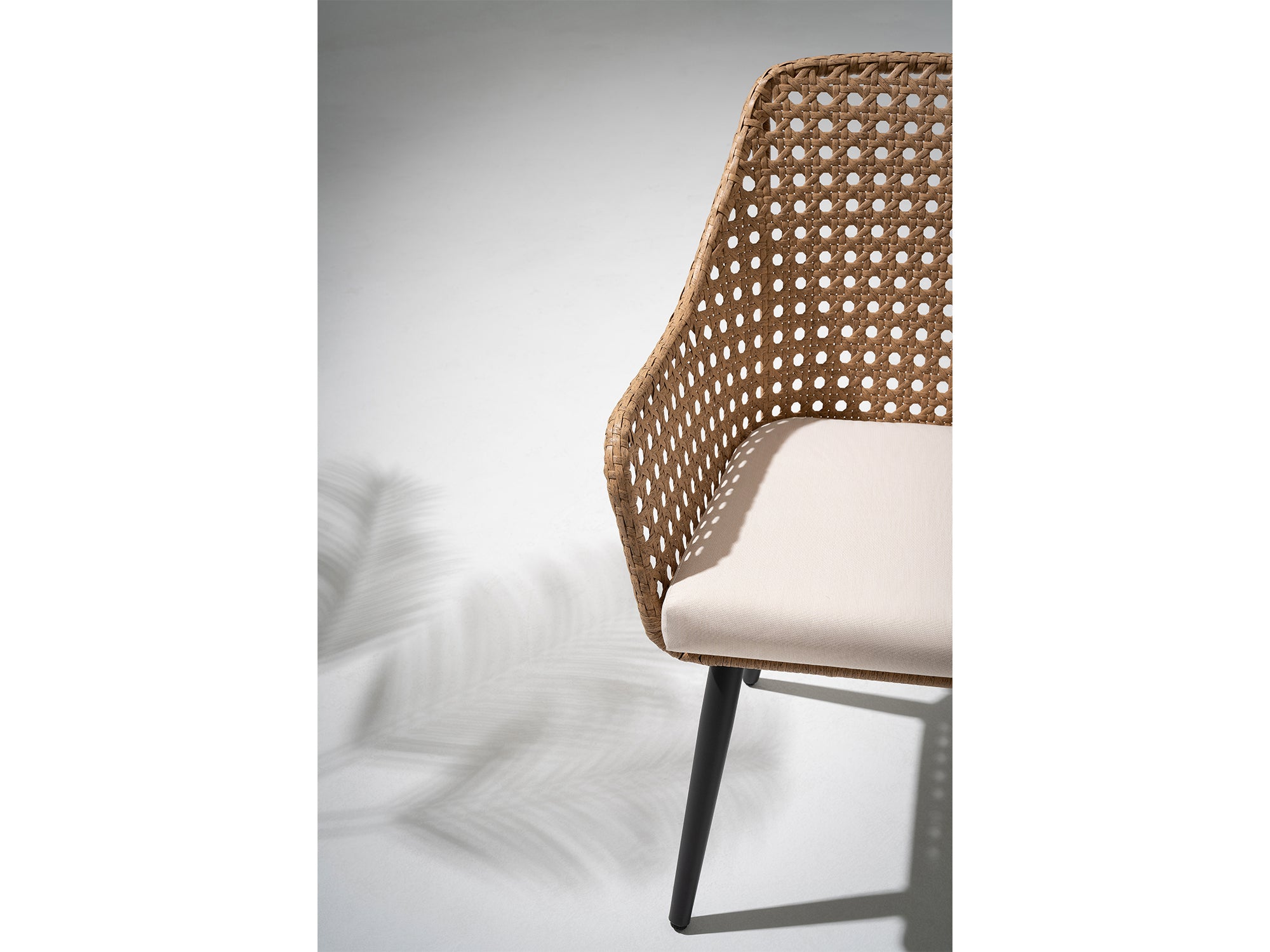 Menorca Wicker/Rattan Outdoor Dining Chairs, Set of 2/4