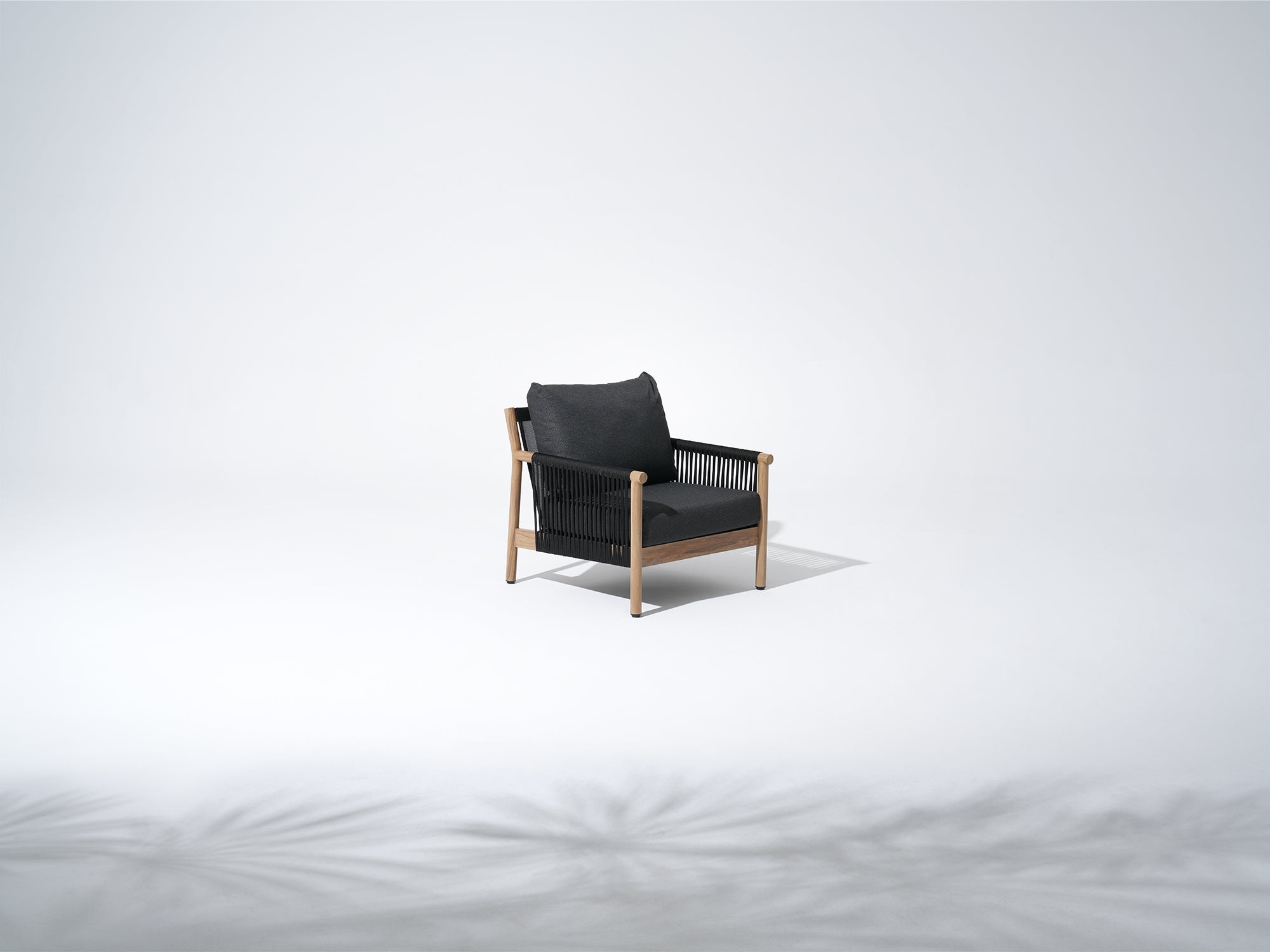 Arlo Aluminum Outdoor Lounge Chair with Rope Design, Wood-Look, Black Cushions