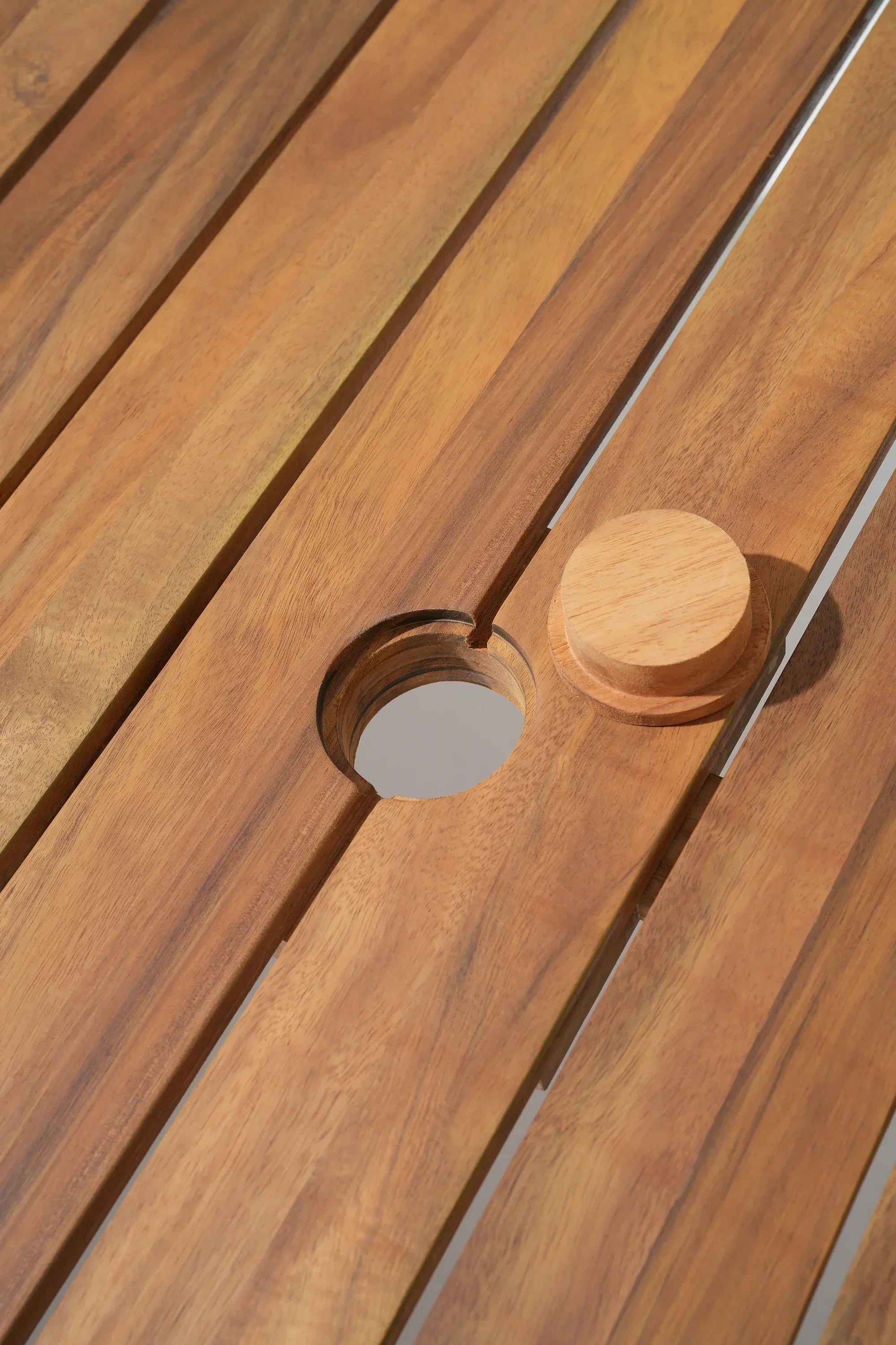 acacia Wooden surface with a circular unbrella hole