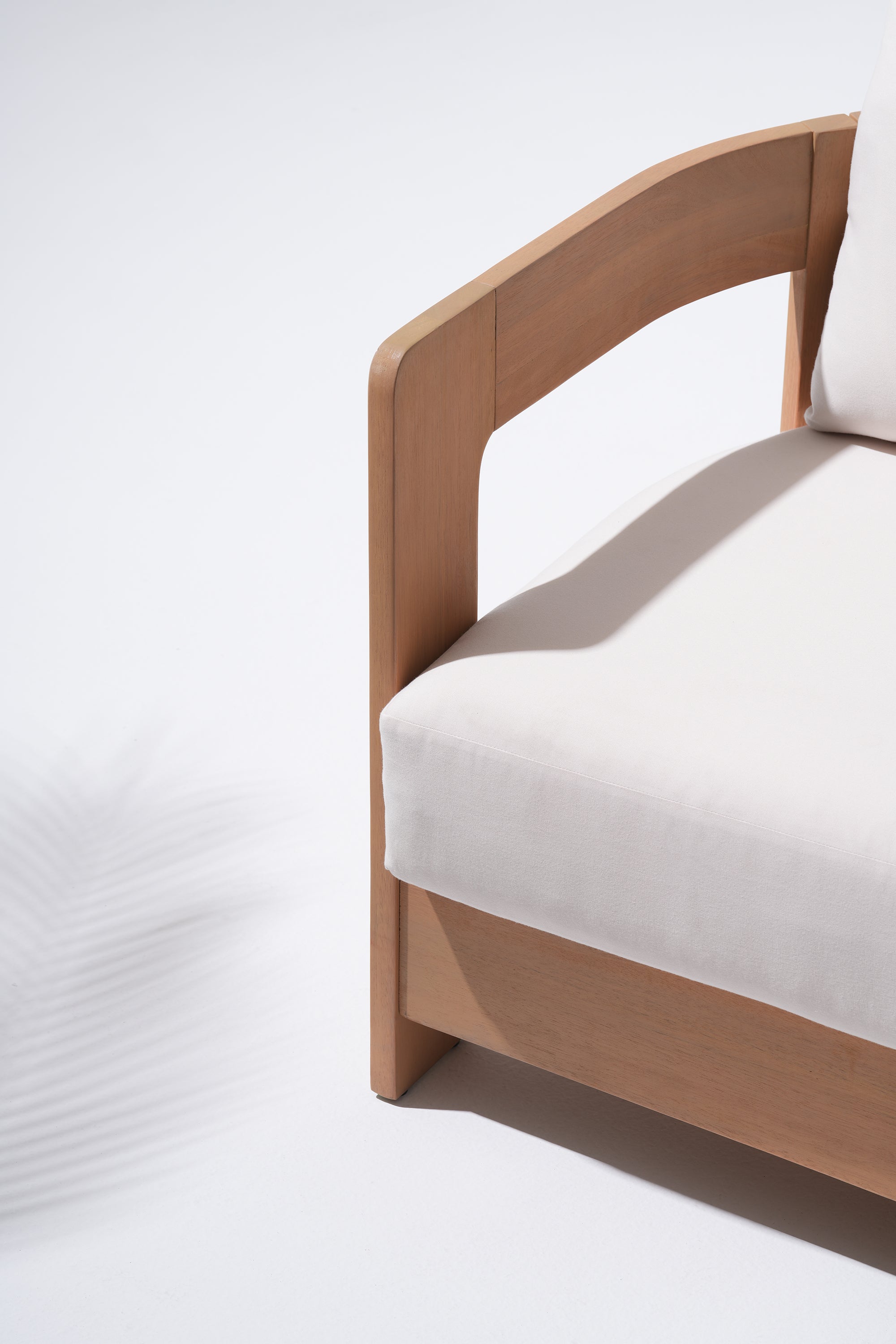 Eucalyptus Wooden armrest with white cushion detail
