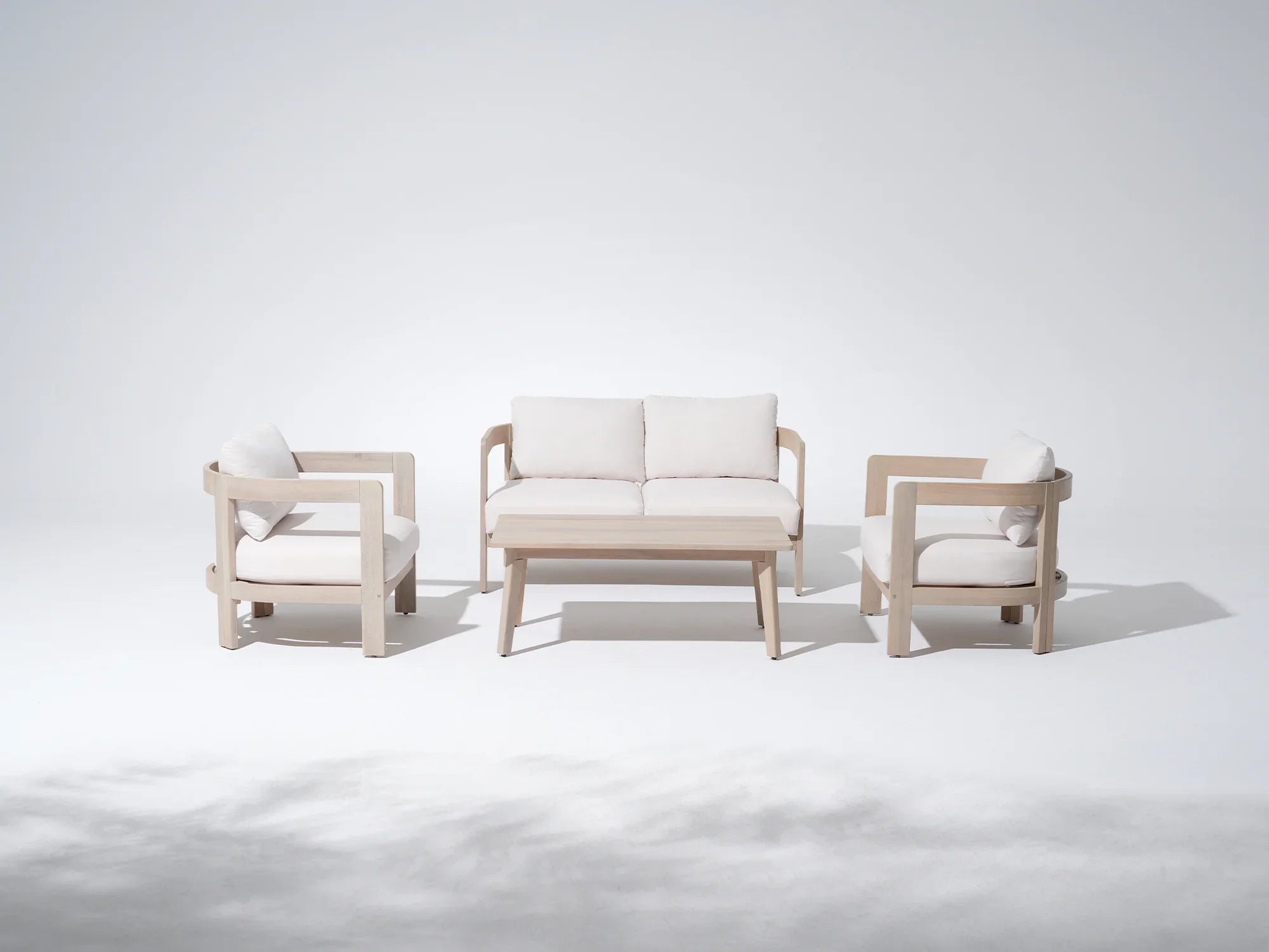 4 seats Modern outdoor furniture set with light acacia wood frames and white - Jardina Modern Premium Outdoor Patio Furniture Setscushions