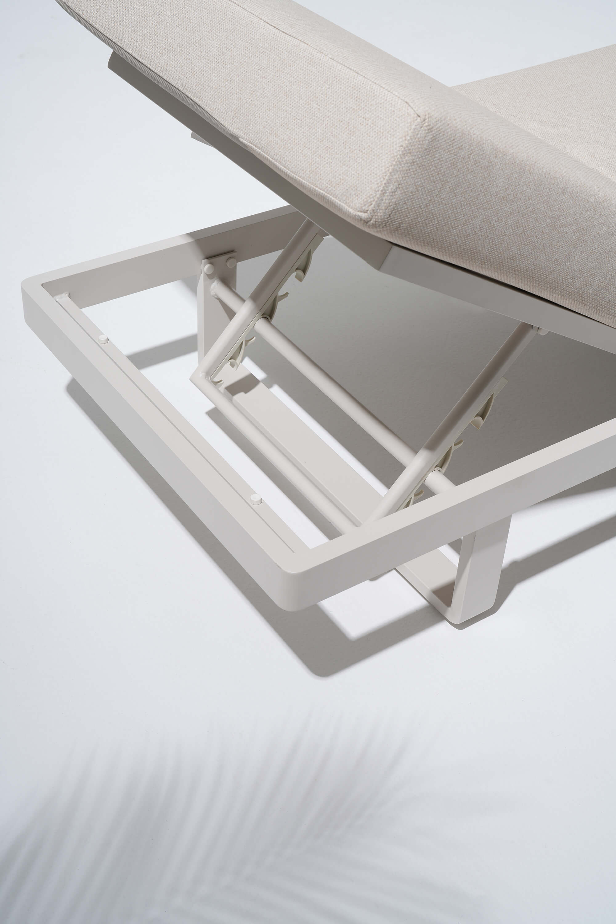 Addison outdoor sectional white aluminum frame and adjustable backrest