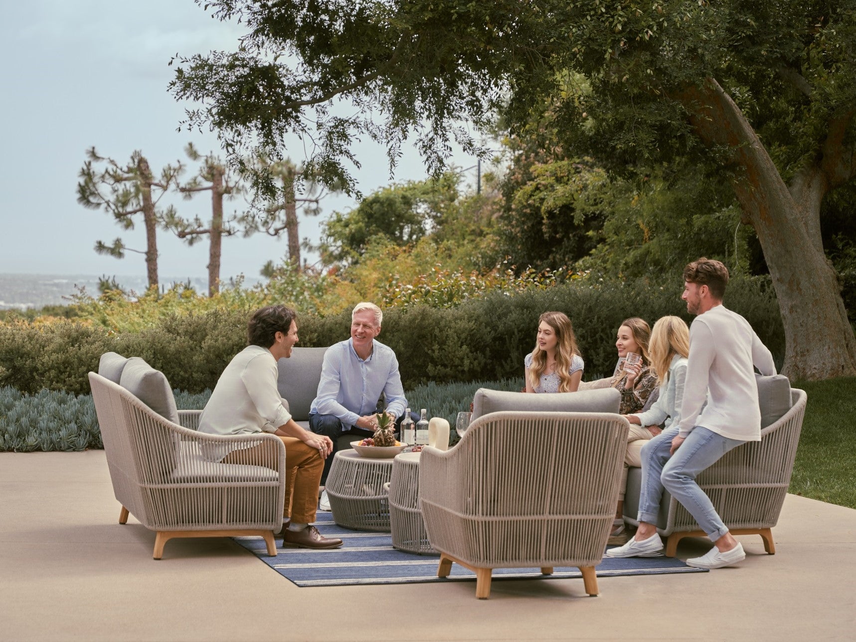 Plena 5-Piece Outdoor Conversation Set, Teak Wood w/ handwoven Rope, Gray