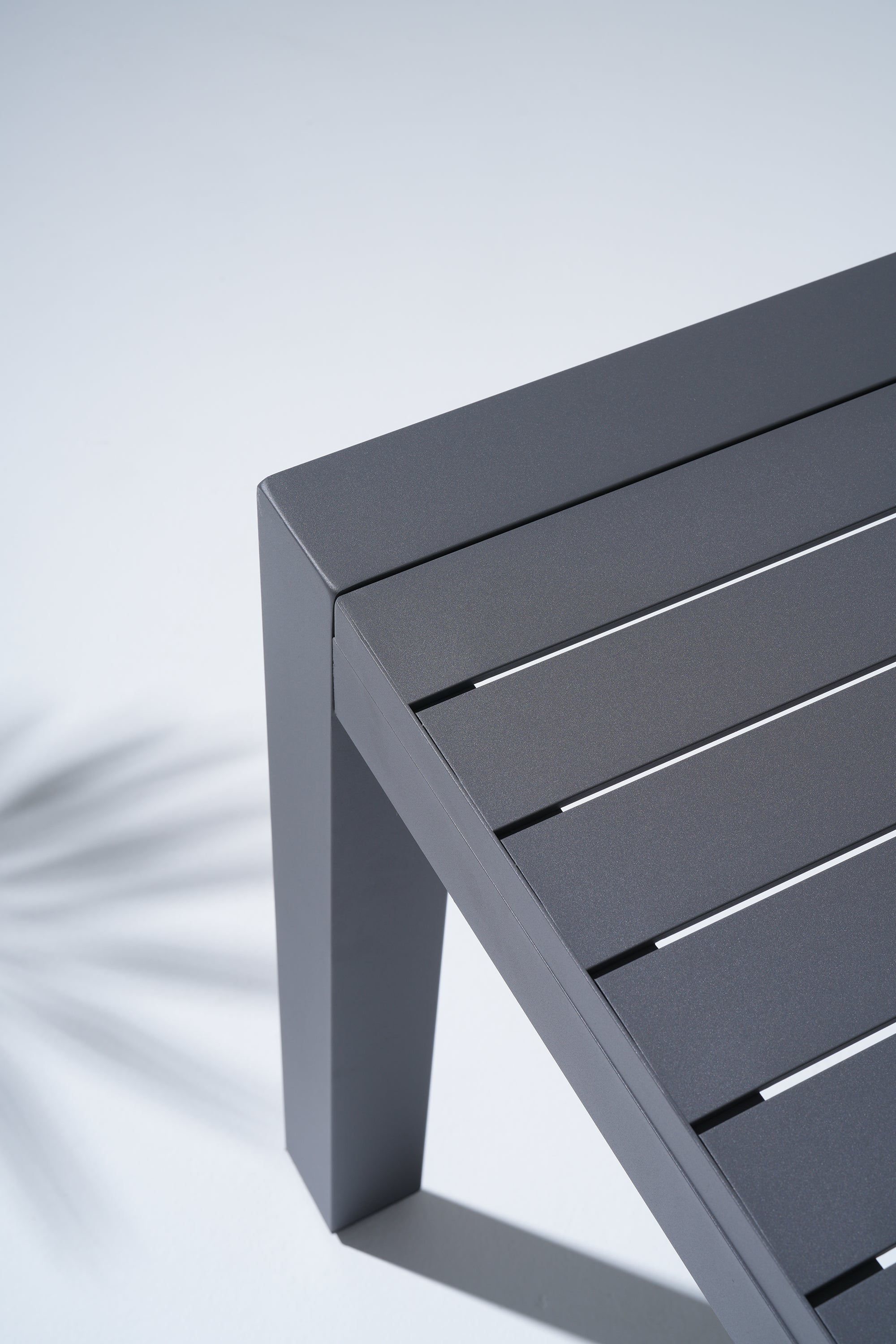 Outdoor Extendable Aluminum Slat Dining Table for 6-10 People, Charcoal, 65"-112"