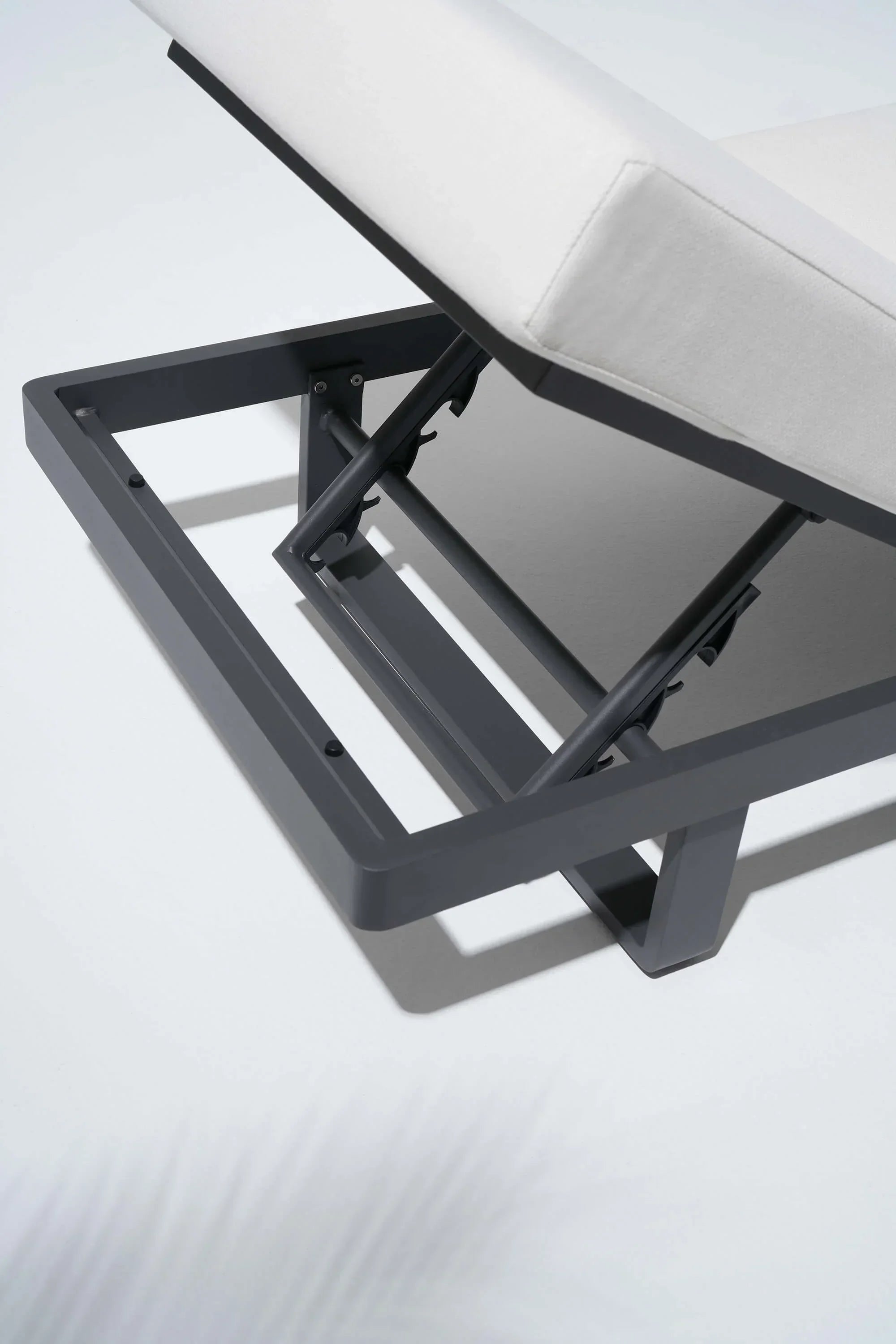 Addison outdoor sectional dark gray aluminum frame and adjustable backrest