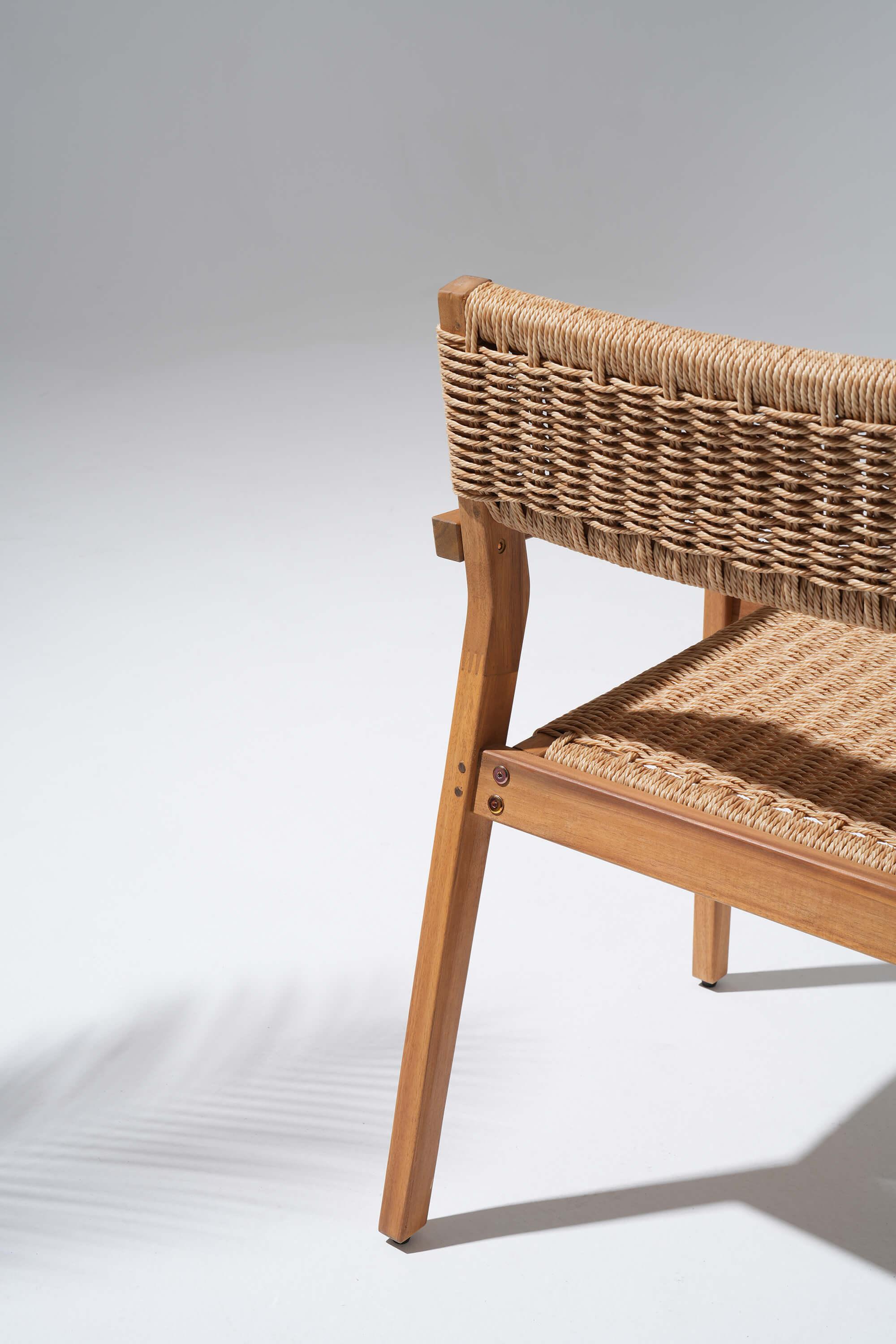 Wicker chair with acacia wooden frame