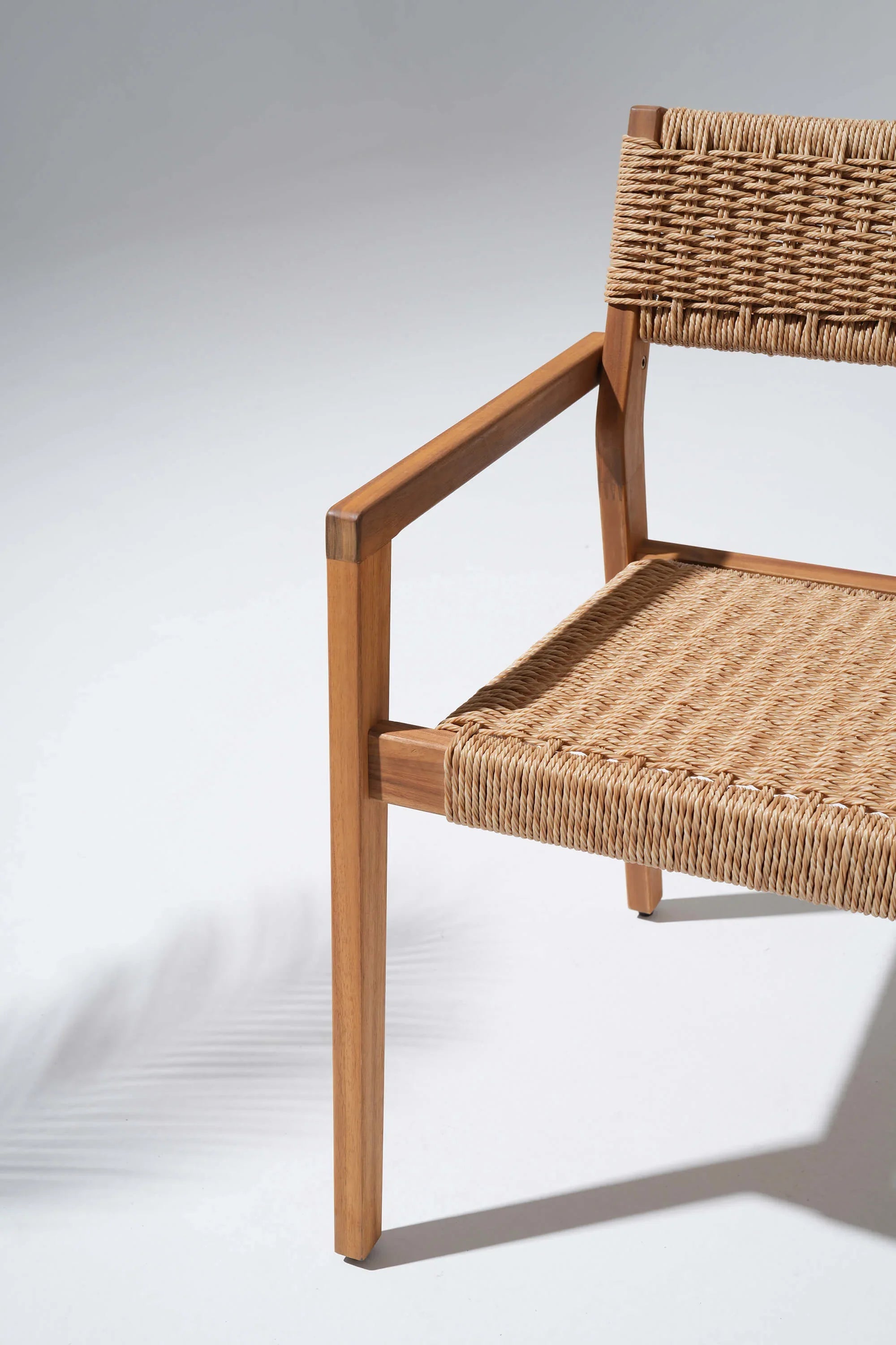 Woven chair with acacia wooden frame