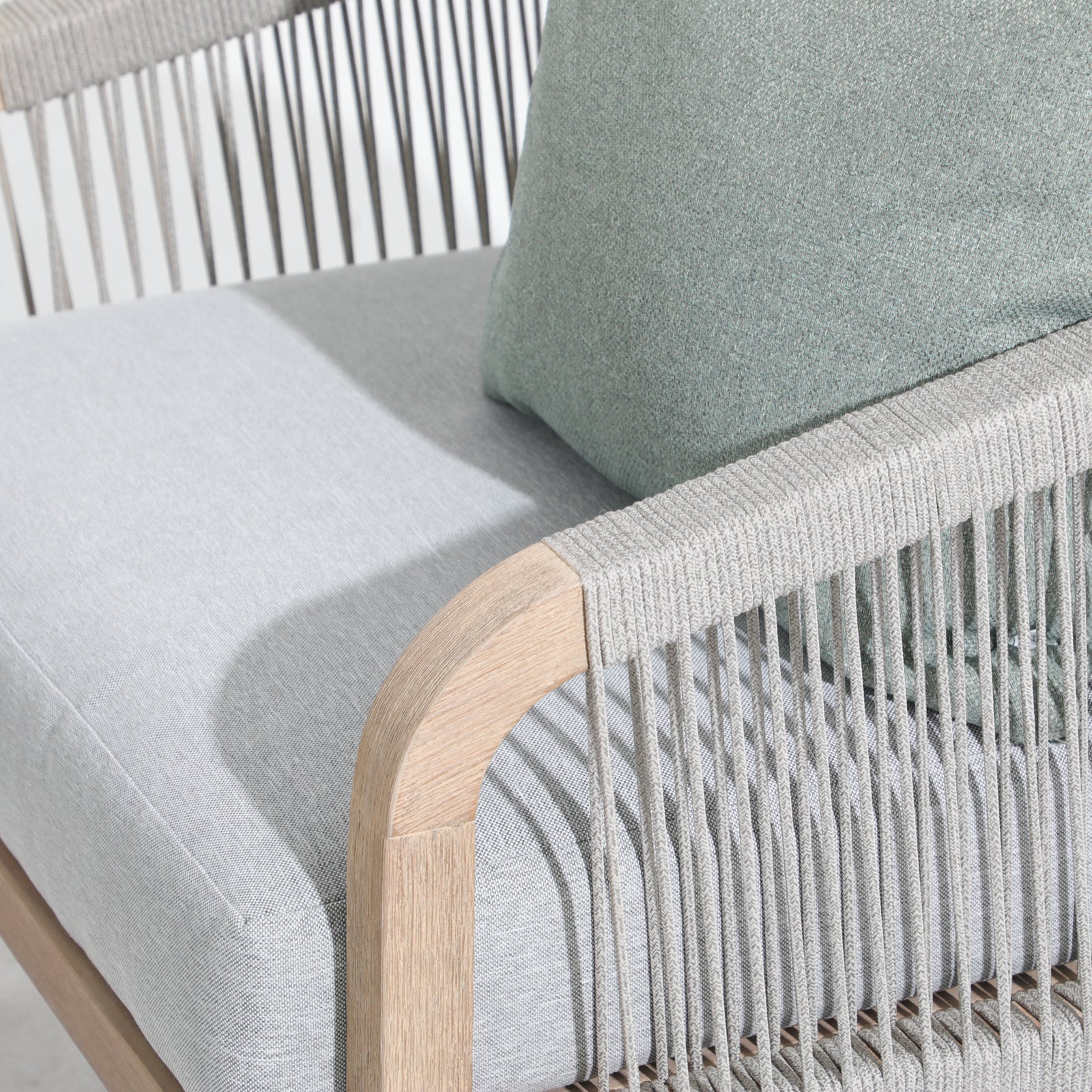 Wooden Outdoor single sofa chair rope detail- Jardina Premium Modern Outdoor Patio Furniture