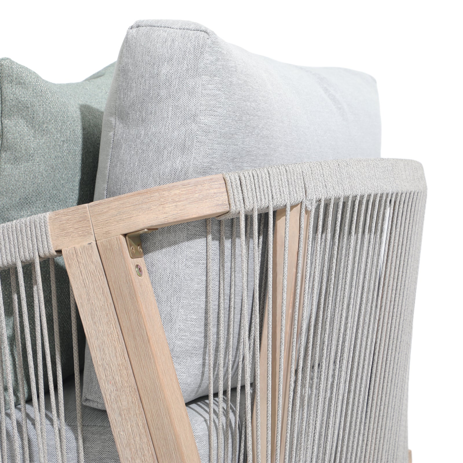 Wooden Outdoor lounge chair back rope design detail- Jardina Premium Modern Outdoor Patio Furniture