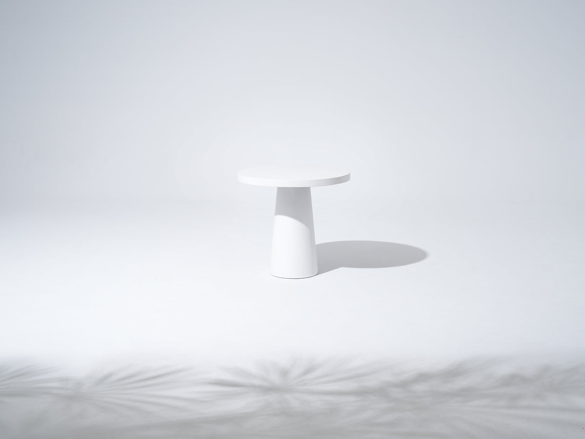 Matera Outdoor Round Concrete Dining Table, Textured Travertine Finish & Smooth Pure White, 32"