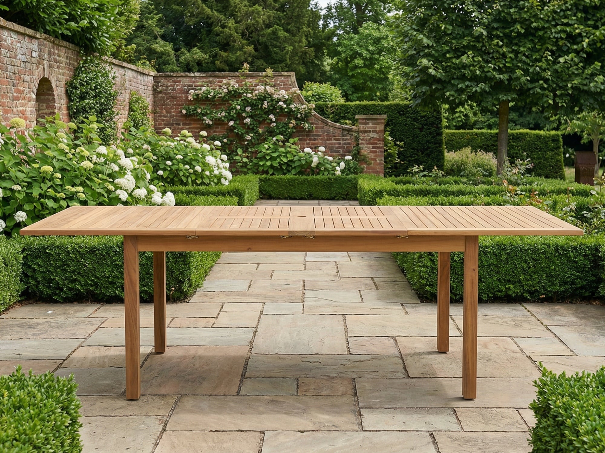Extendable acacia wood Outdoor Dining Table with Umbrella Hole for 6-8 people - Jardina Premium Modern Outdoor Dining Furniture