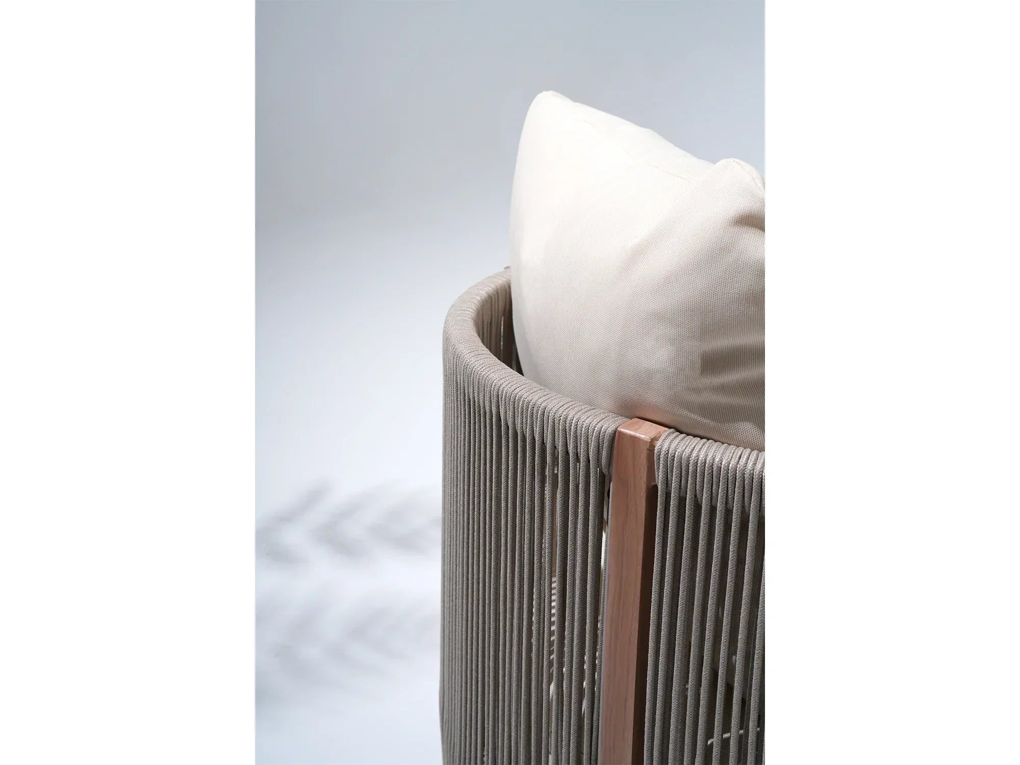 Irati Outdoor furniture Set rope and cushion detail - Jardina Premium Modern Outdoor Patio Furniture