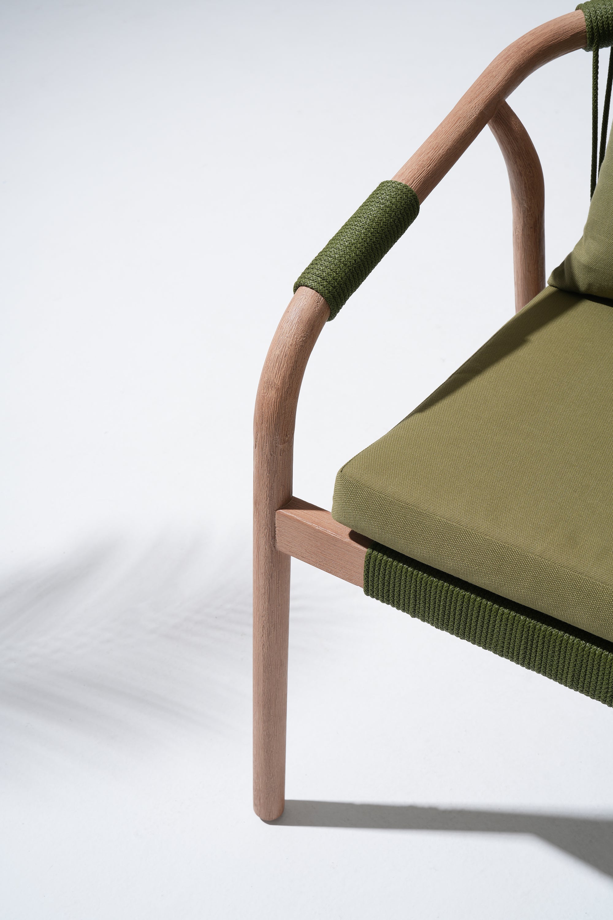 Tellus Wooden Outdoor Dining Chair with Green Cushion, Rope Design, Eucalyptus