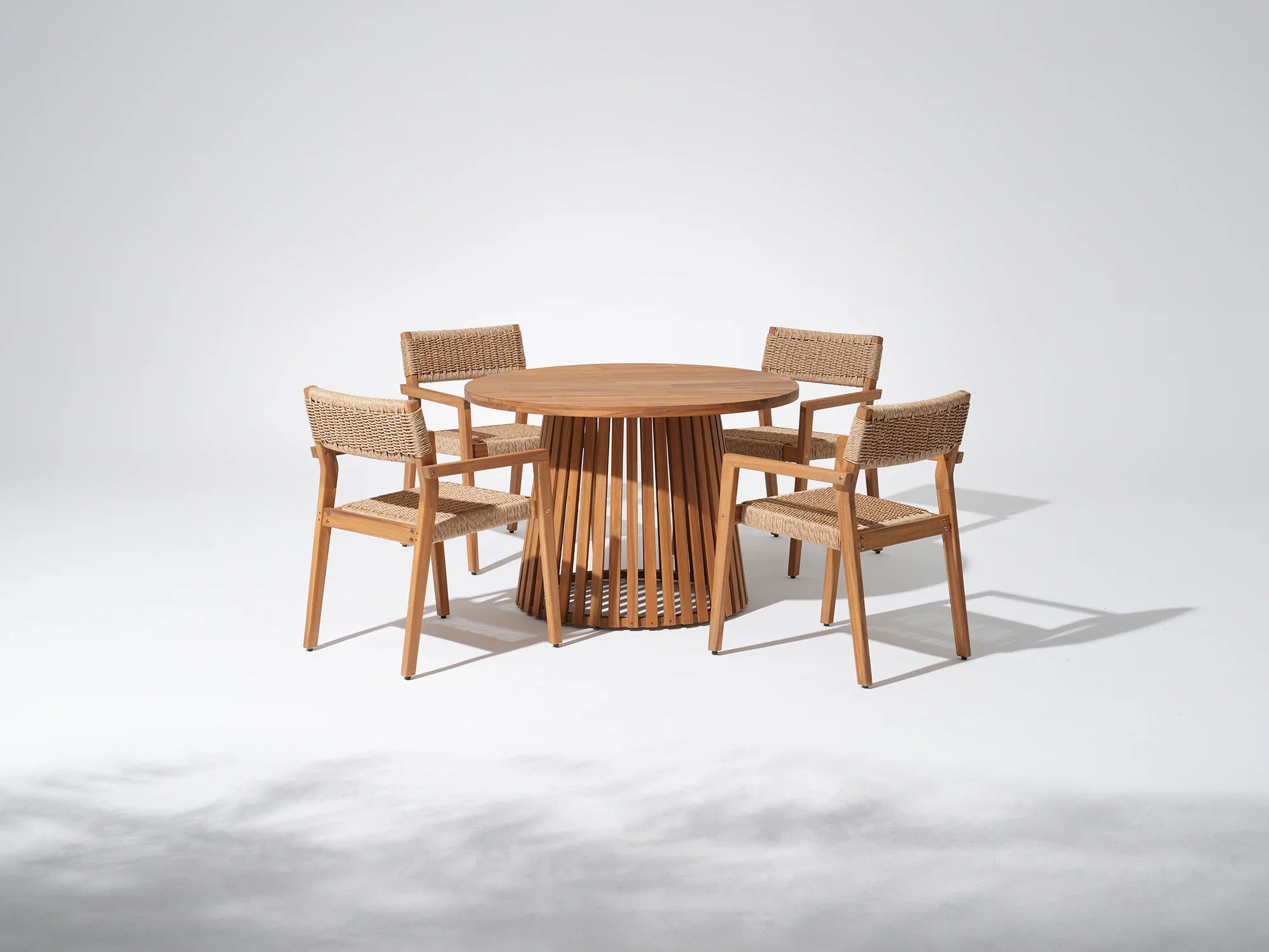 Round acacia Wooden dining table and chairs set for 4 people, wicker design armchair - Jardina Premium Modern Outdoor Dining Furniture