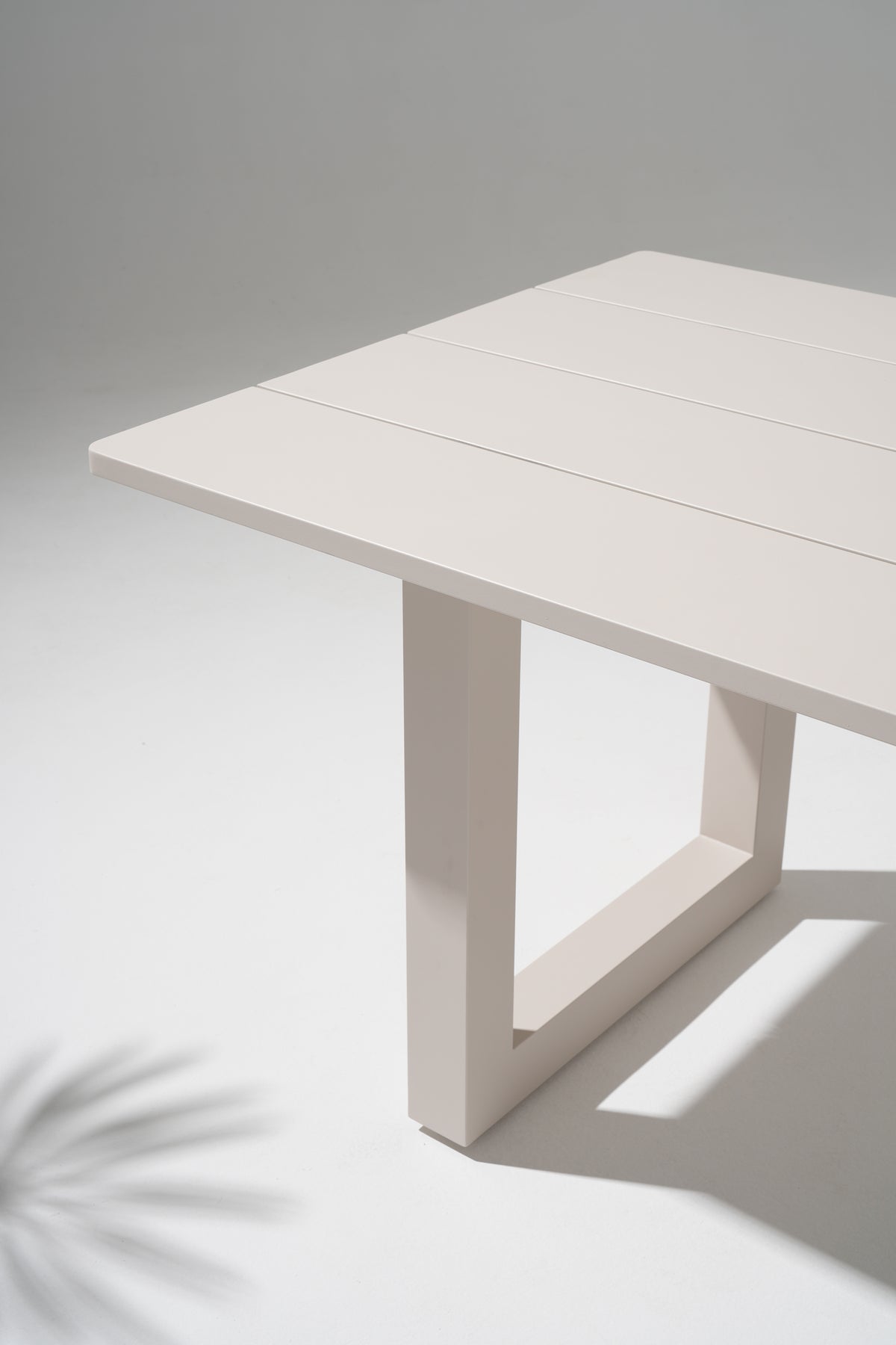 Vela Aluminum Outdoor Dining Table, Rectangular Slatted Top, Light Beige, Seats 6–8, 82.7"