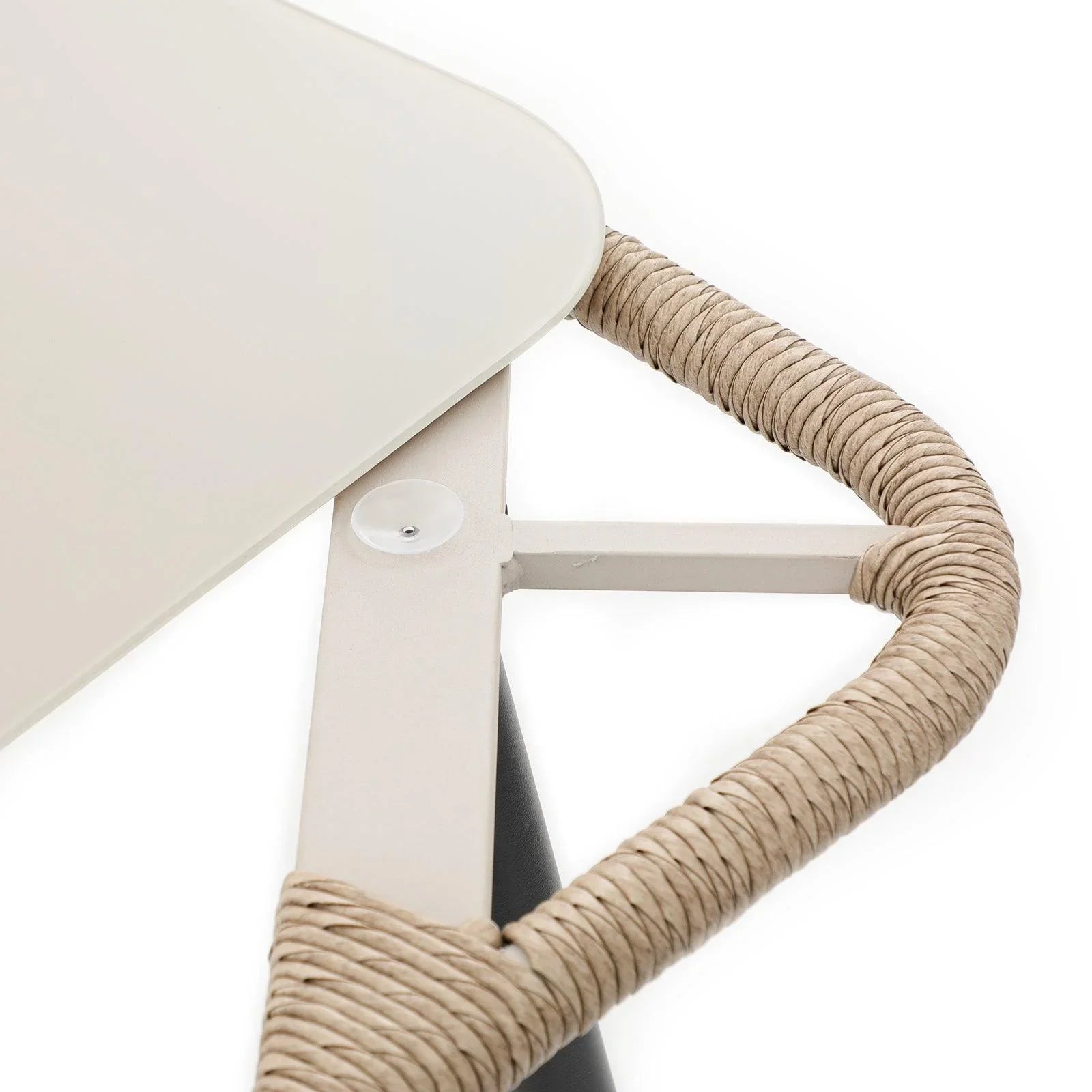 Hallerbos outdoor rattan coffee table with steel frame, table detail - Jardina Furniture#Color_Natural