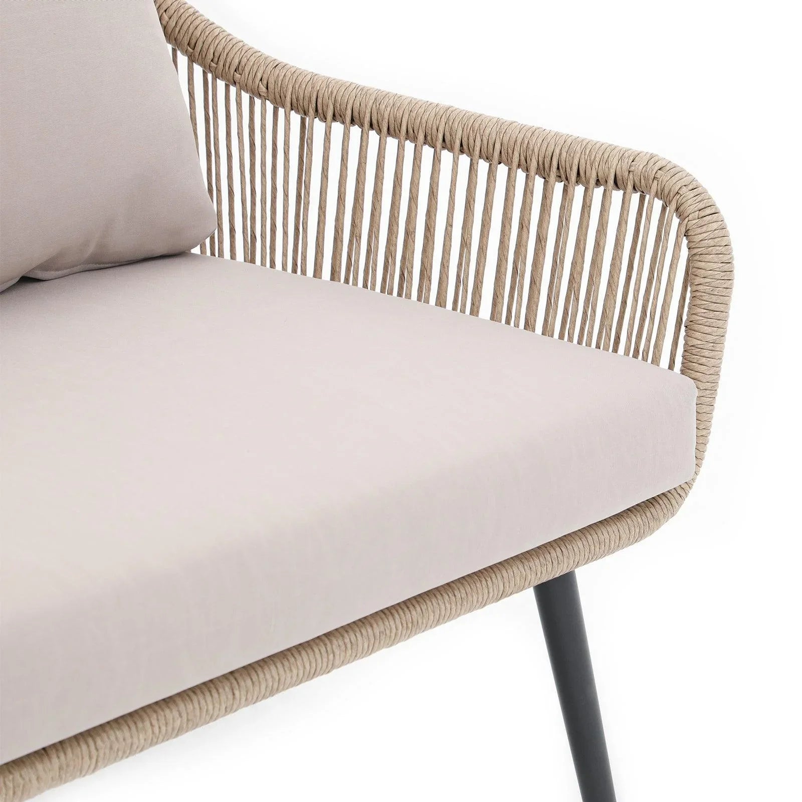 Hallerbos outdoor rattan loveseat with steel frame, cushion detail - Jardina Furniture#Color_Natural