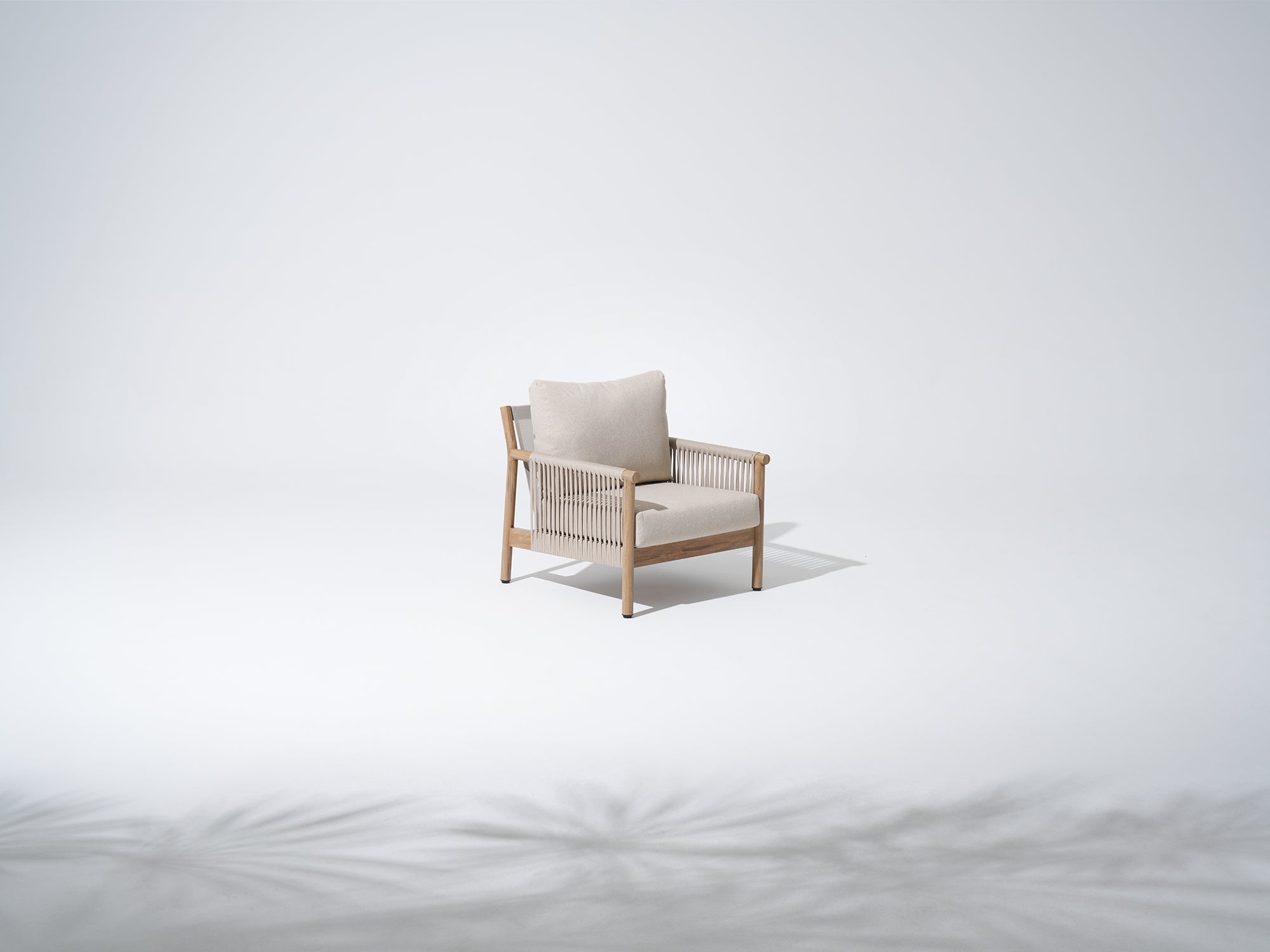 Arlo Aluminum Outdoor Lounge Chair with Rope Design, Wood-Look, Light Beige Cushions
