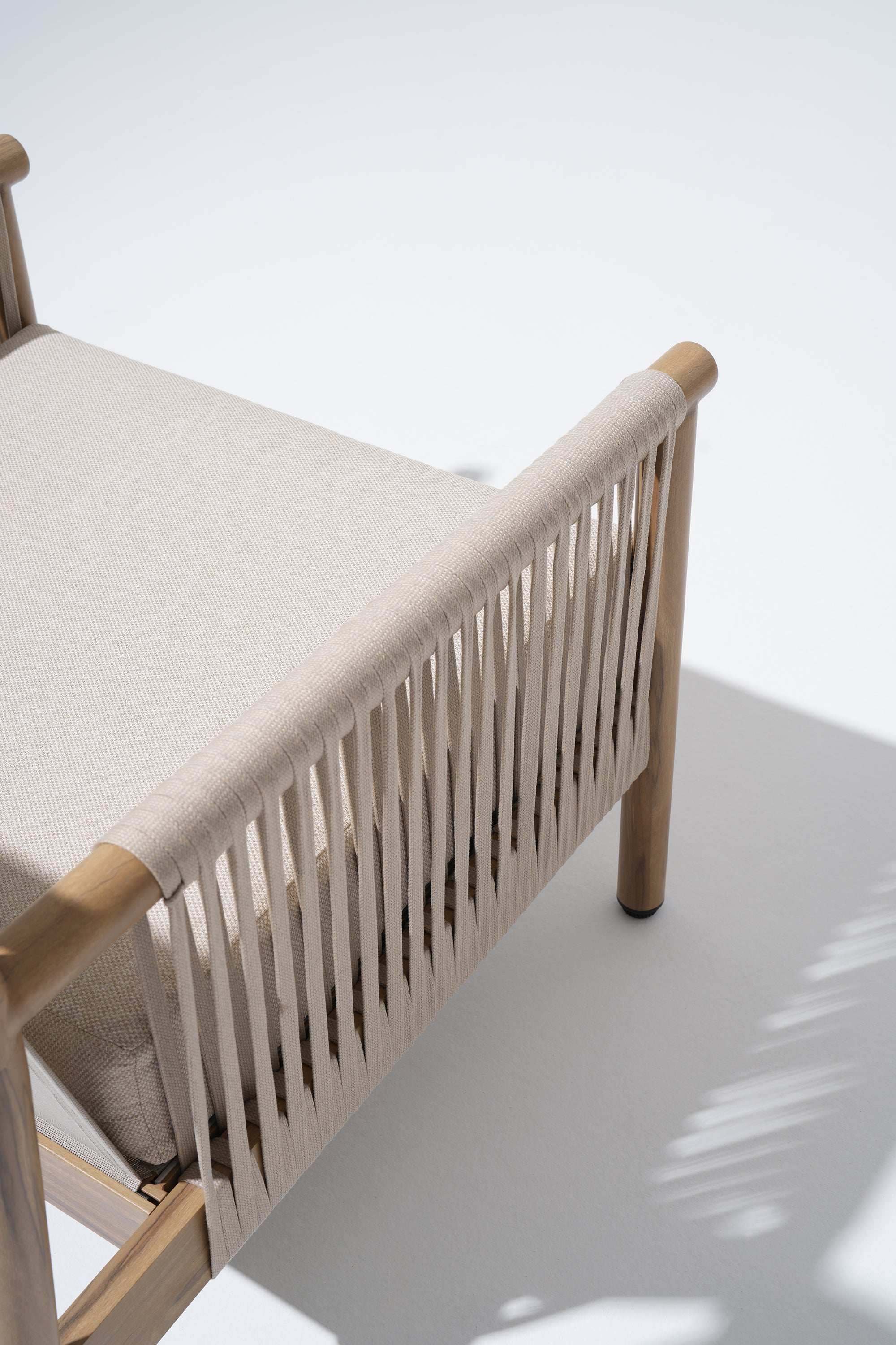 Arlo 3-Seat Aluminum Outdoor Sofa with Rope Design, Wood-Look, Light Beige