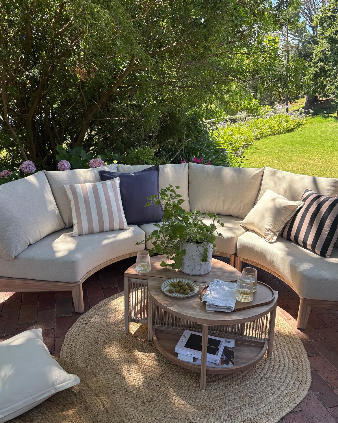 Arlo 5-Piece Outdoor Modular Conversation Lounge Set, Wood-Look, Aluminum Frame