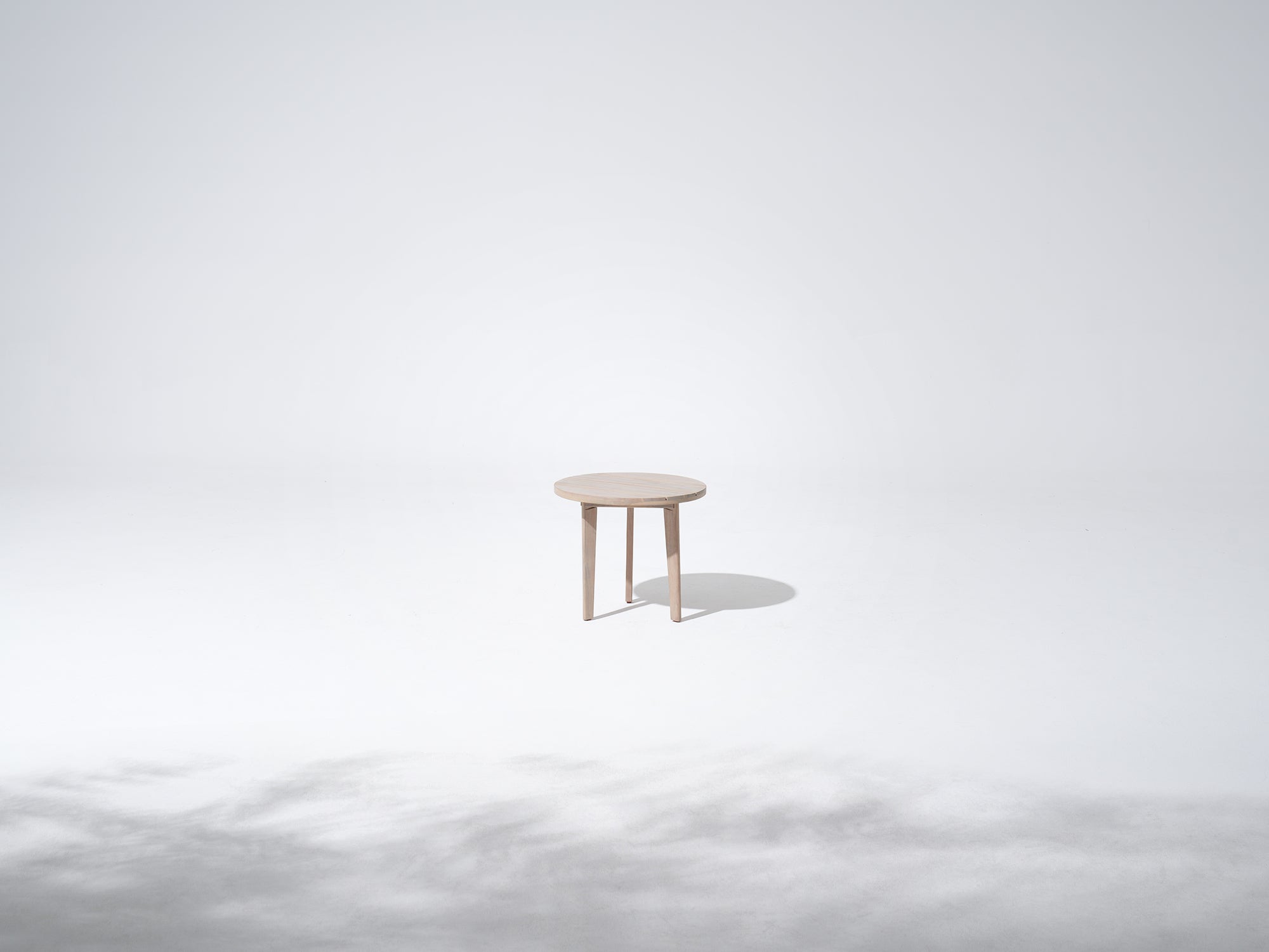 Cali Wood Outdoor Round Table