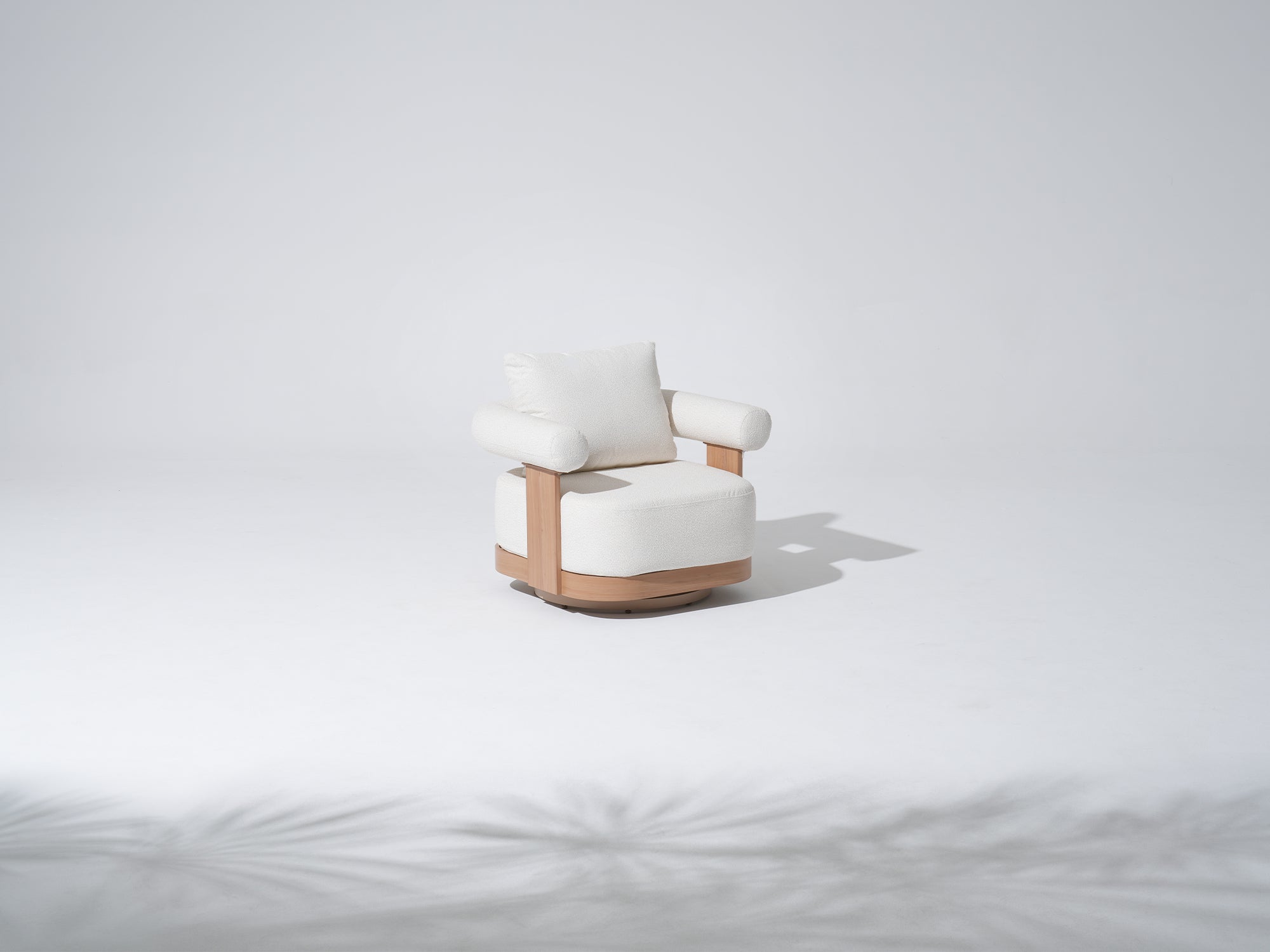 Cassie Wood-Look Aluminum Outdoor Swivel Club Chair, 360° Rotating, Textured White Cushon