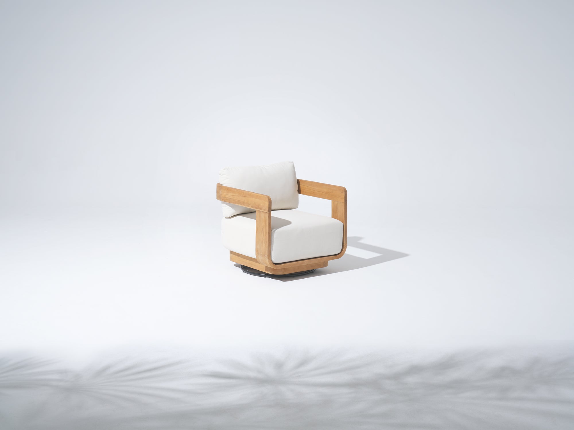 Sintra Teak Outdoor Swivel Chair, FSC-Certified Solid Sculptural Frame with Cream Olefin Cushions