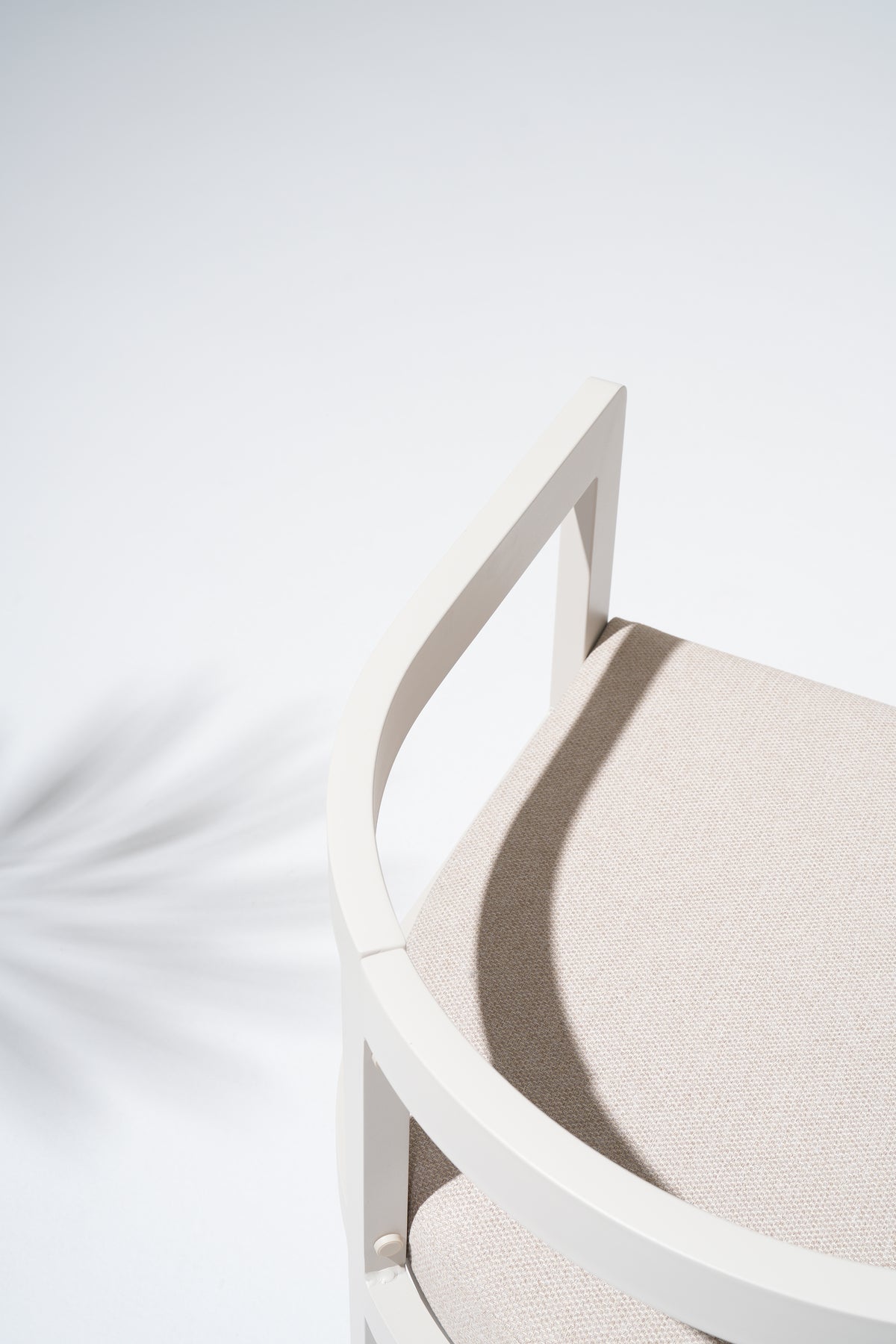 Sova Aluminum Outdoor Dining Chairs, Oyster White Frame & Light Beige Cushions, Set of 2/4/6